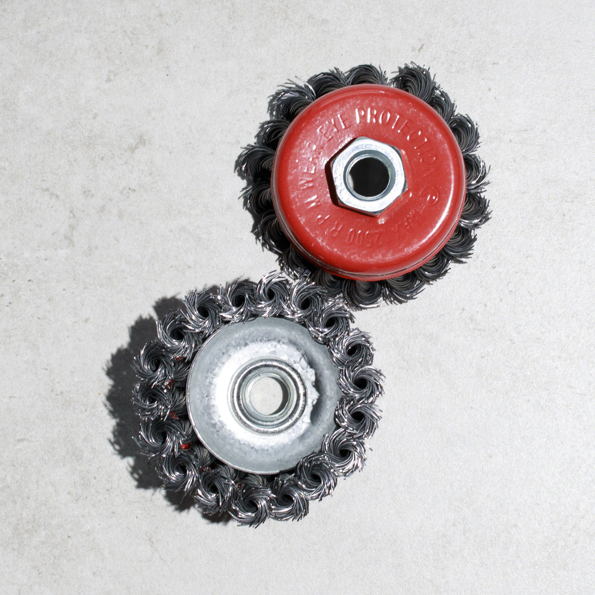 Drahtbürste mit 75 mm Durchmesser und M14-Gewinde