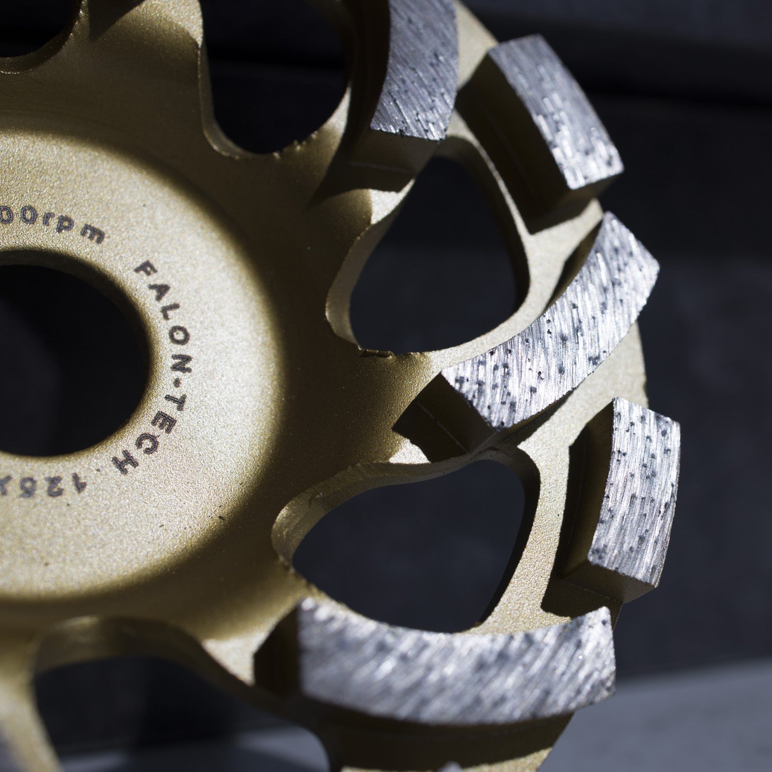 Segmentierte Diamant-Topfschleifscheibe für Beton 125 mm